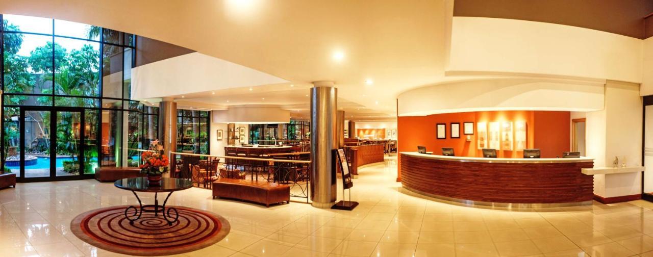 Garden Court Hatfield Hotel Pretoria Ngoại thất bức ảnh